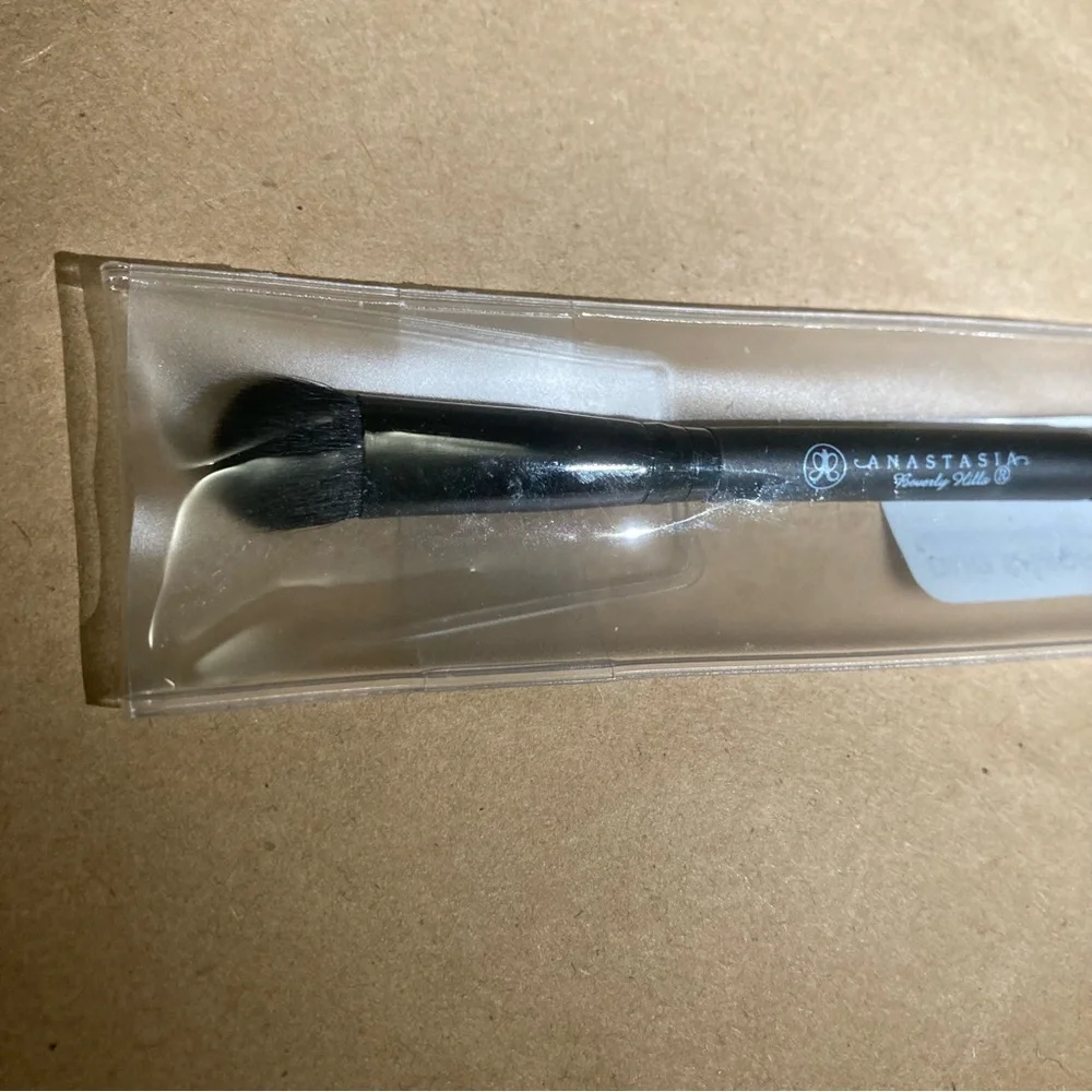 anastasia duo shadow brush